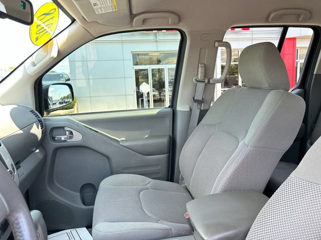Used 2018 Nissan Frontier SV w/ Value Truck Package RWD image 24