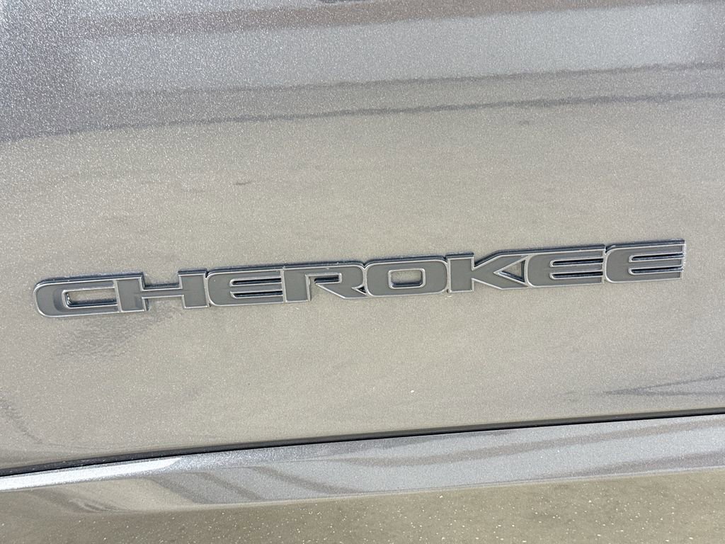 Used 2020 Jeep Cherokee High Altitude AWD/4WD image 29