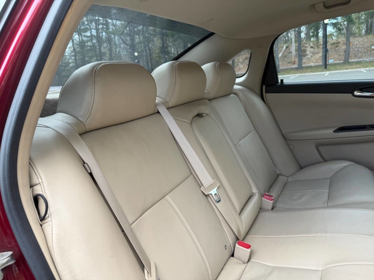 Used 2009 Chevrolet Impala LT w/ Luxury Edition Package FWD image 17