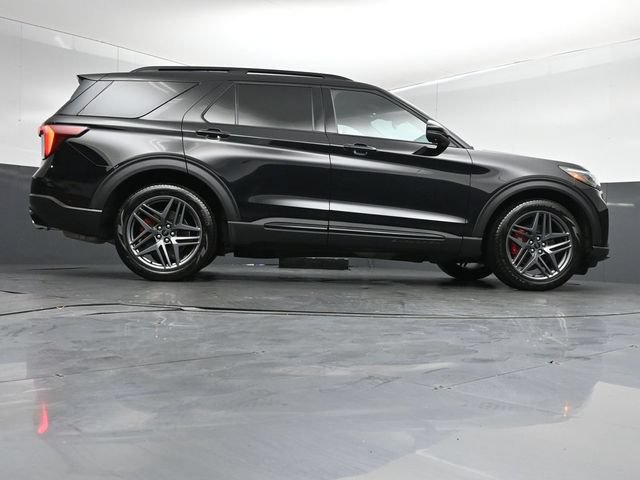 Certified 2025 Ford Explorer ST AWD/4WD image 46