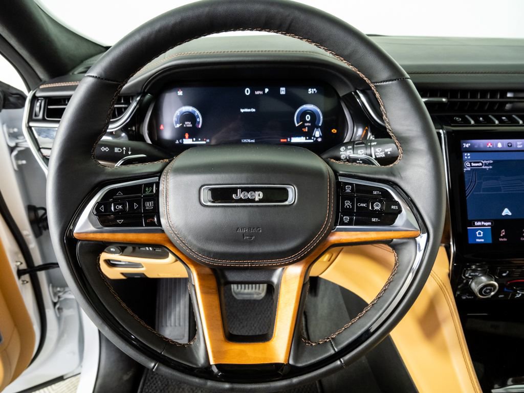 Used 2025 Jeep Grand Cherokee Summit image 9