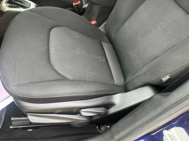 Used 2017 Jeep Renegade Latitude AWD/4WD image 11