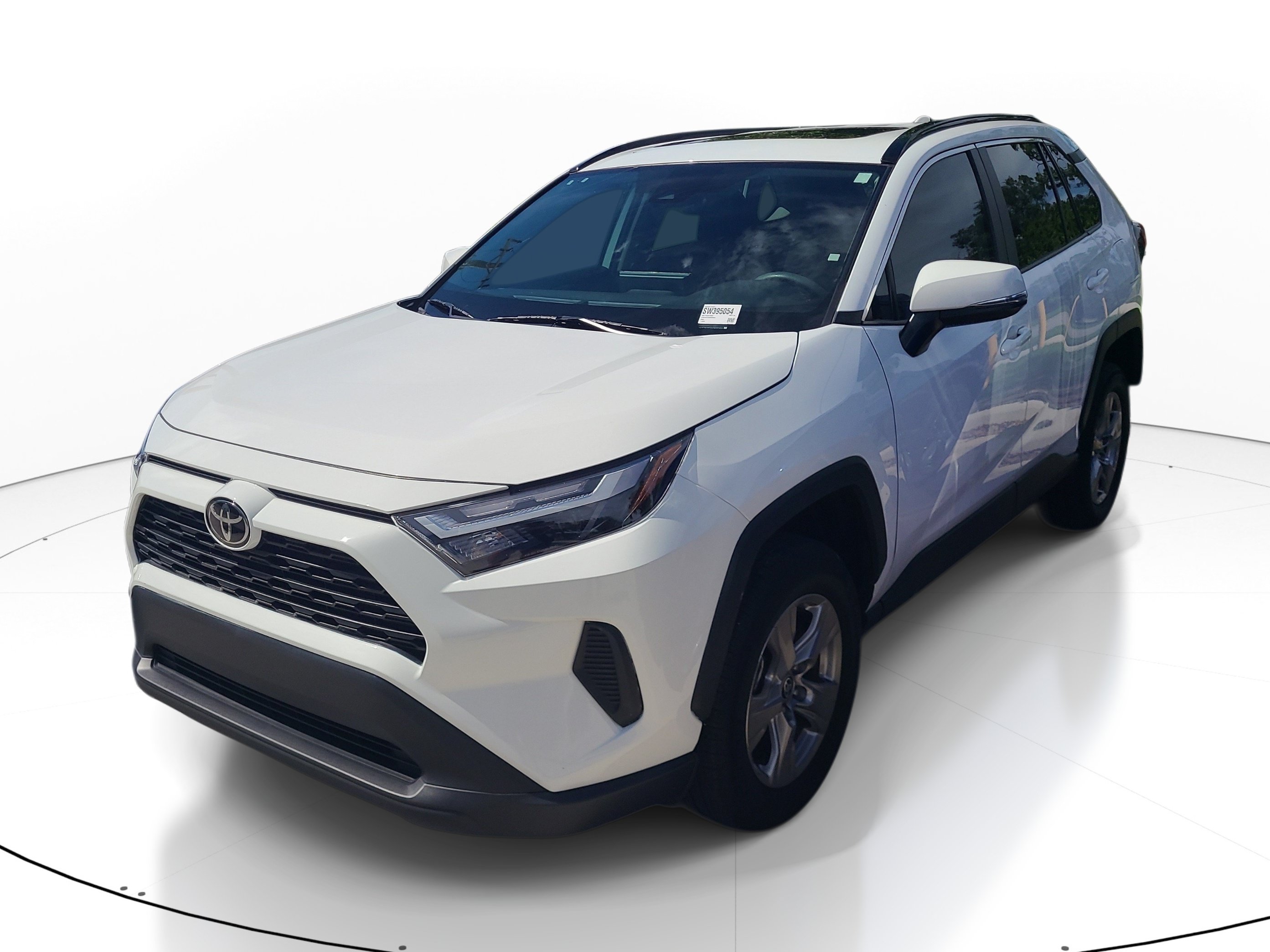 Used 2025 Toyota RAV4 XLE w/ Convenience Package FWD image 3