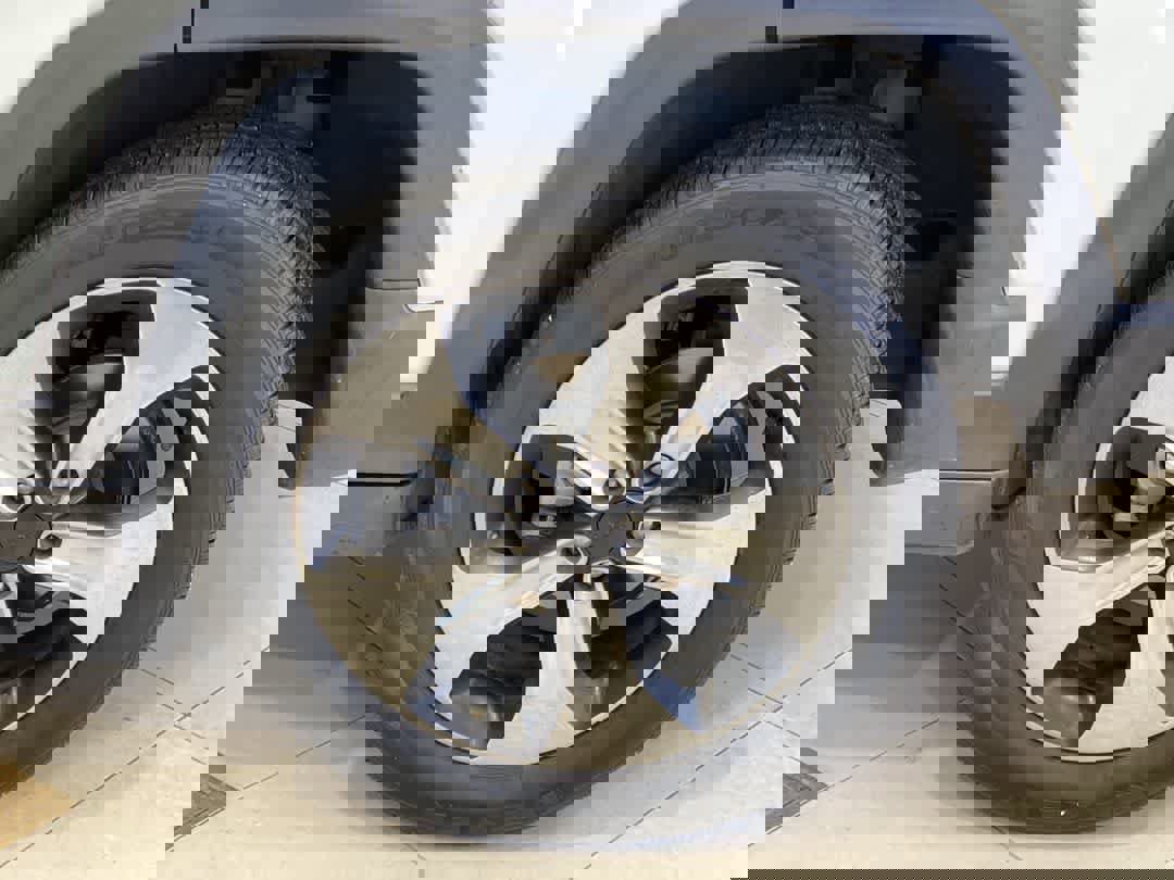 Used 2018 Jeep Compass Latitude w/ Popular Equipment Group AWD/4WD image 13