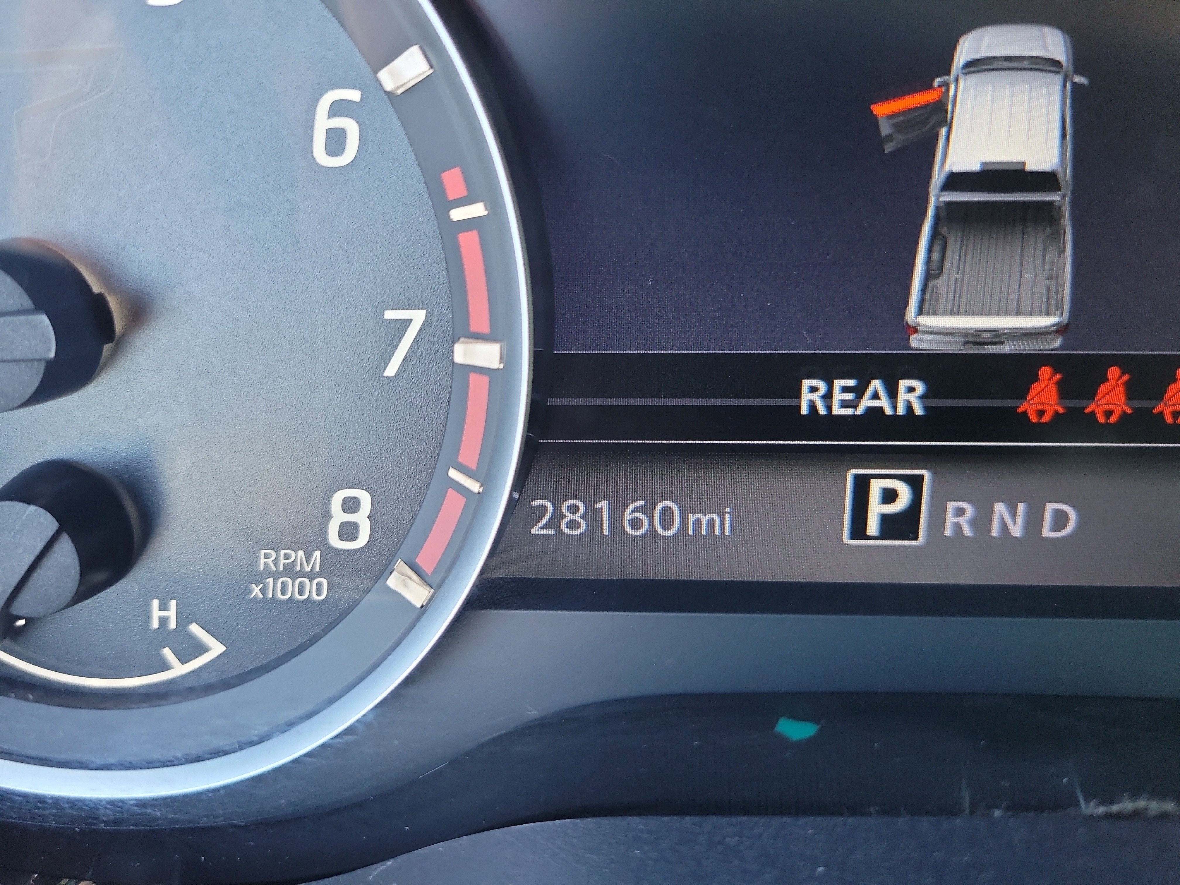 Used 2023 Nissan Titan SV w/ SV Convenience Package RWD image 31