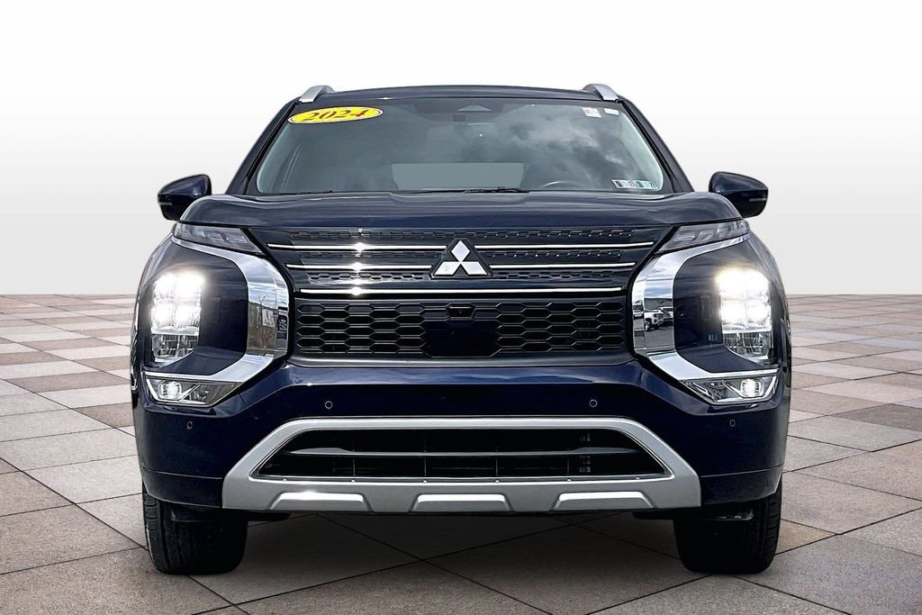 Used 2024 Mitsubishi Outlander SEL image 3