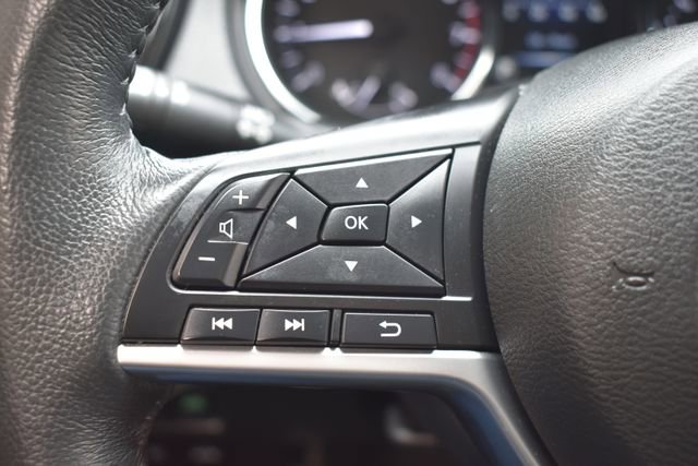 Used 2017 Nissan Rogue SL w/ SL Premium Package AWD/4WD image 25