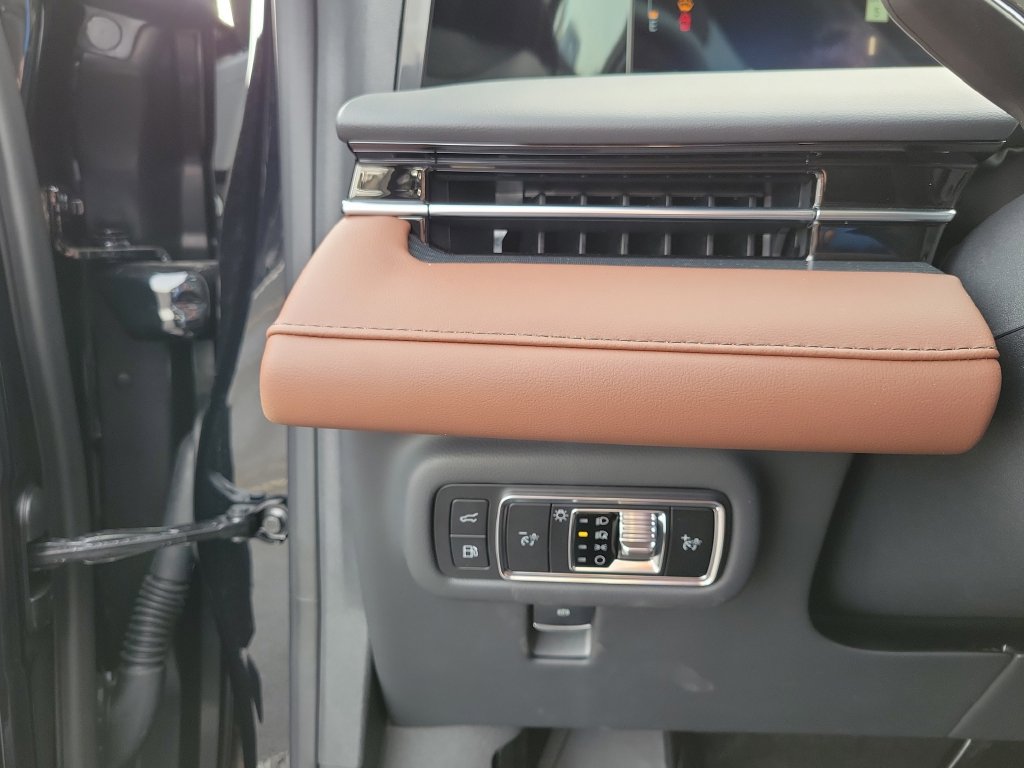 New 2026 Lincoln Nautilus Reserve AWD/4WD image 22