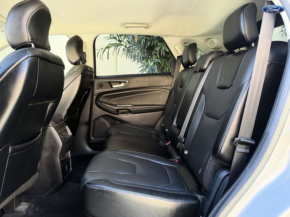 Used 2017 Ford Edge Titanium FWD image 15