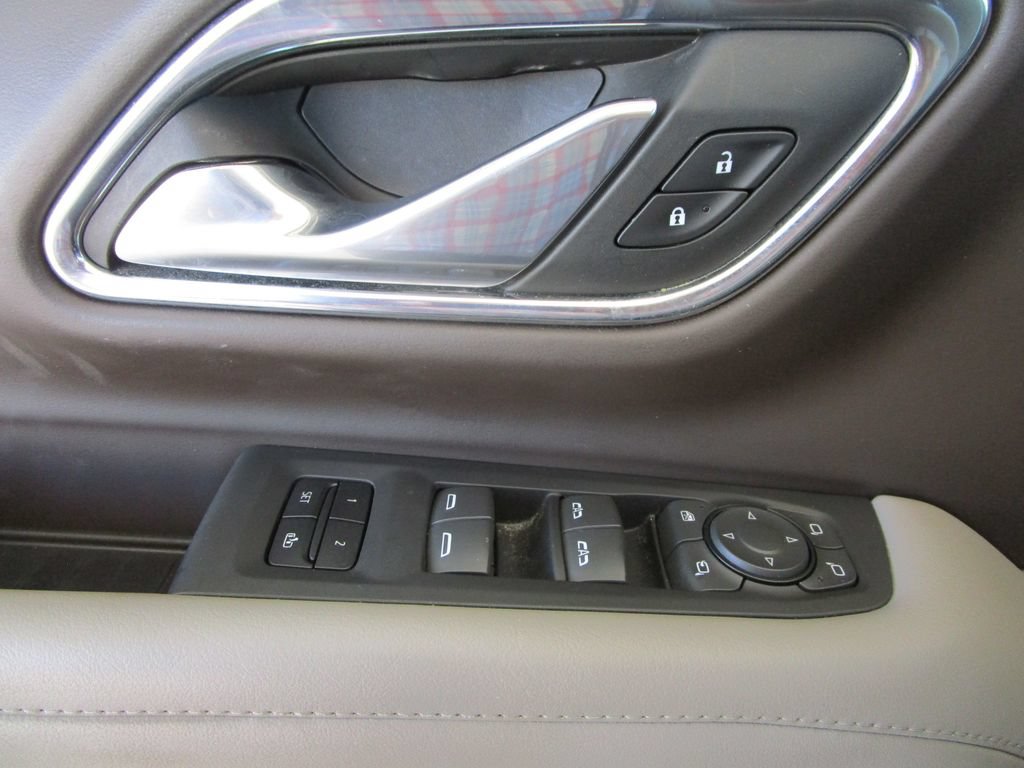 Used 2023 Chevrolet Tahoe LT w/ Luxury Package RWD image 33