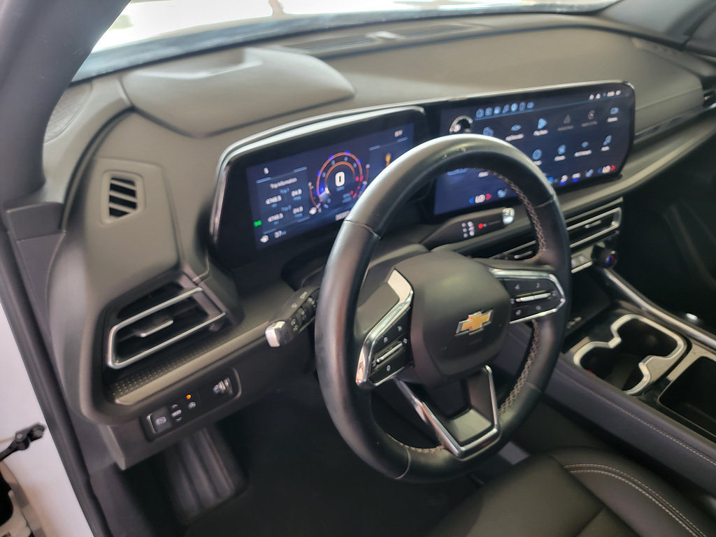 Used 2025 Chevrolet Traverse LT FWD image 14