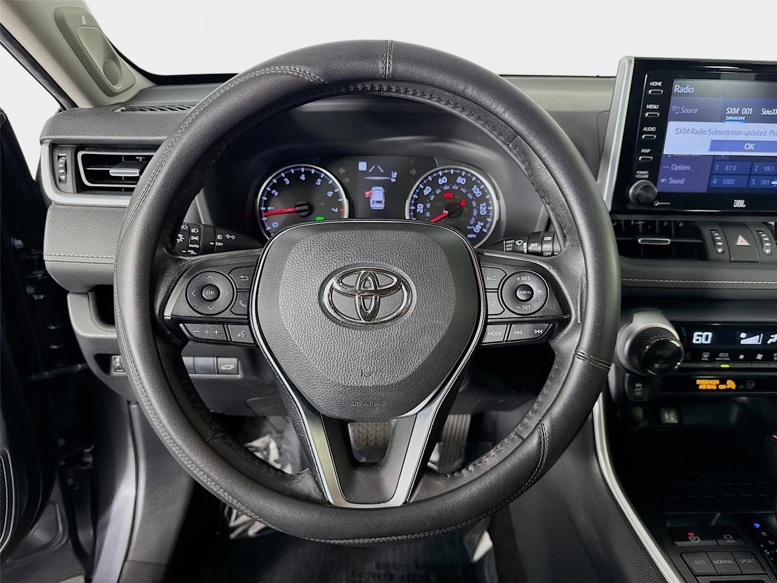 Used 2019 Toyota RAV4 XLE Premium FWD image 13