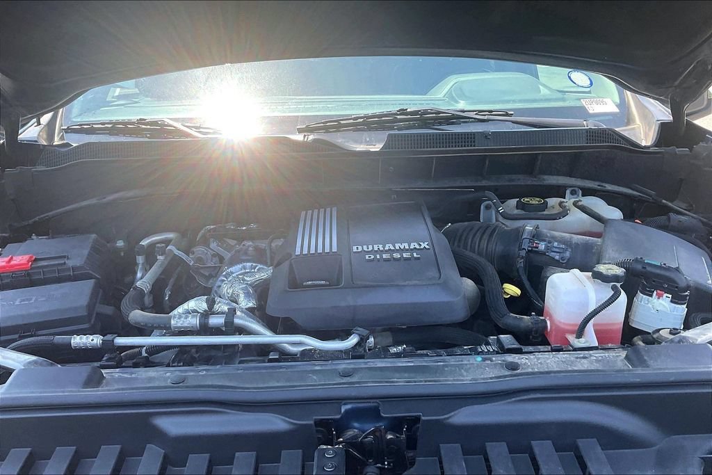 Used 2022 Chevrolet Silverado 1500 LT AWD/4WD image 30