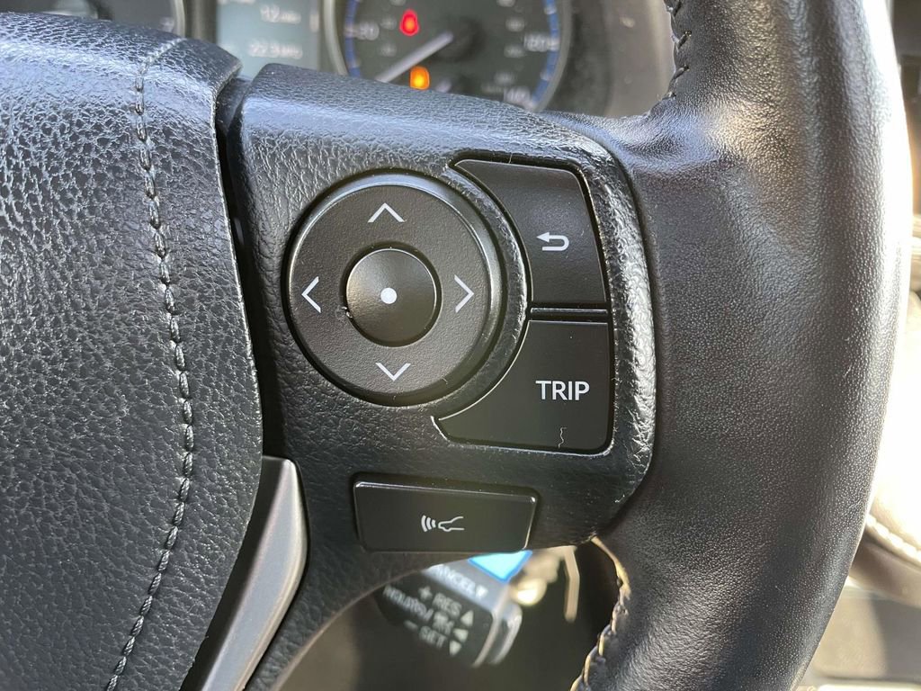 Used 2017 Toyota RAV4 XLE image 33