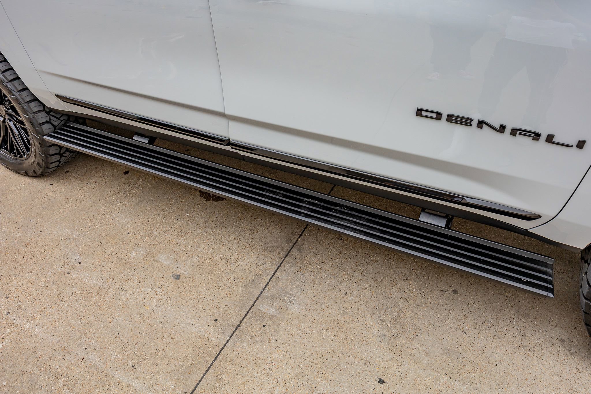 Used 2026 GMC Yukon XL Denali Ultimate AWD/4WD image 13