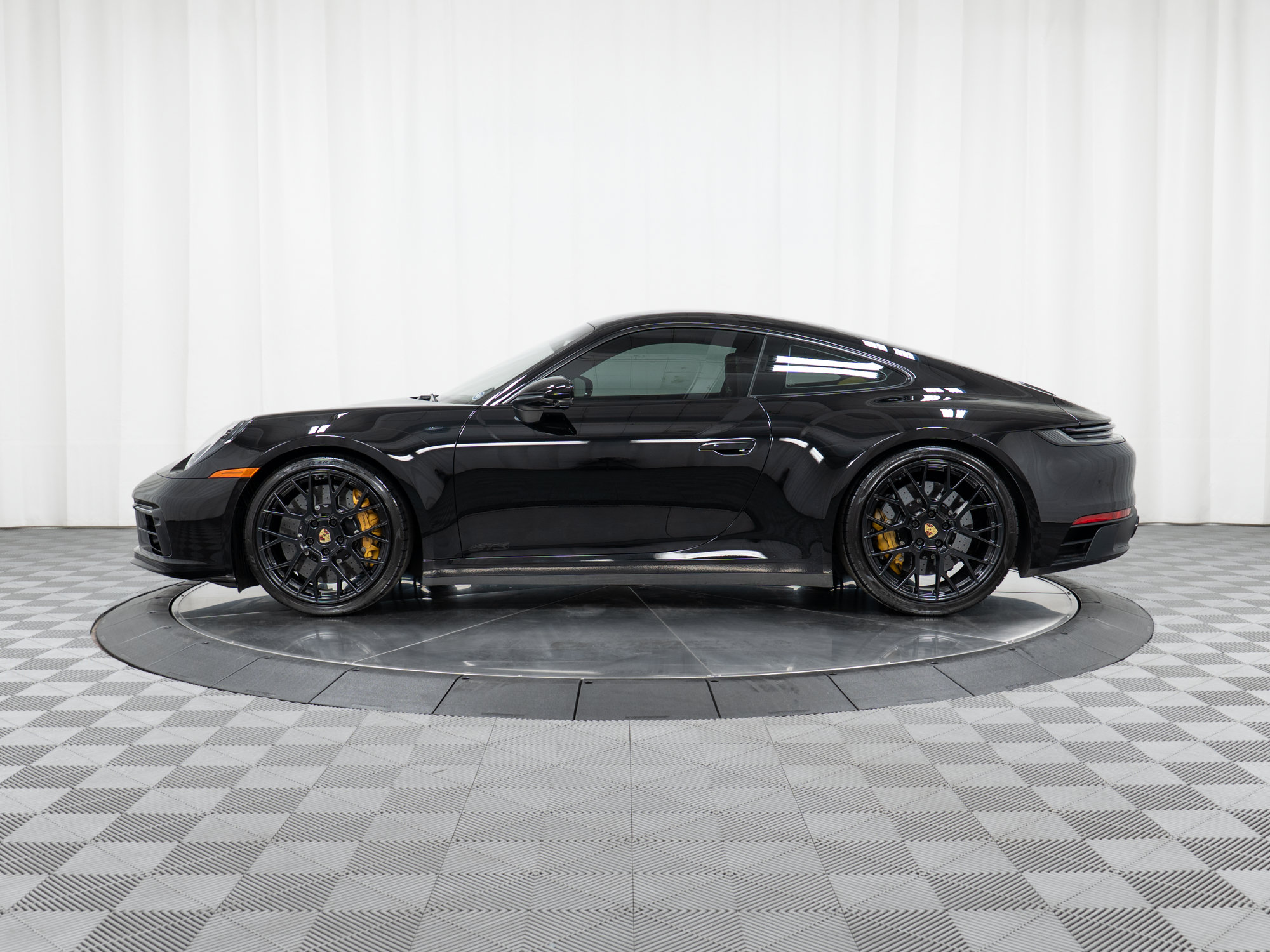 Certified 2023 Porsche 911 Carrera GTS RWD image 2