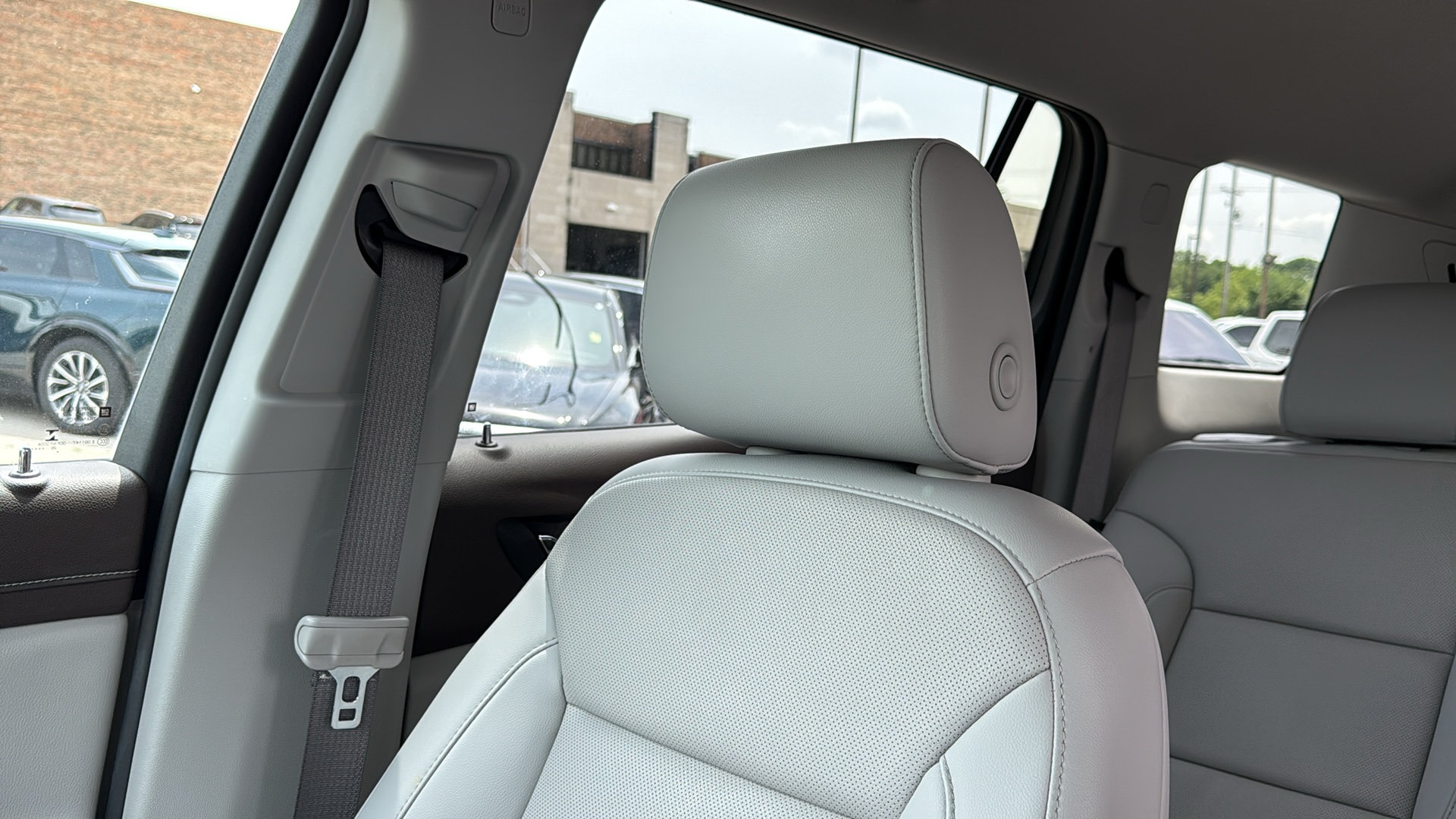 Used 2021 GMC Acadia SLT w/ Premium Package FWD image 24