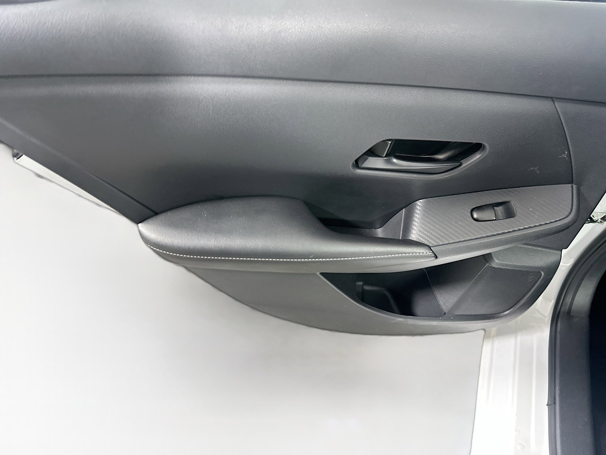 Used 2025 Nissan Sentra SV image 24