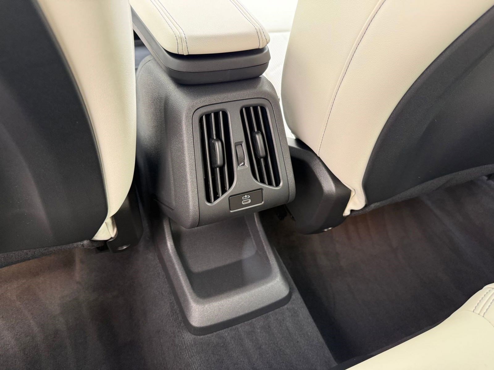 New 2026 BMW X2 xDrive28i w/ M Sport Package image 23