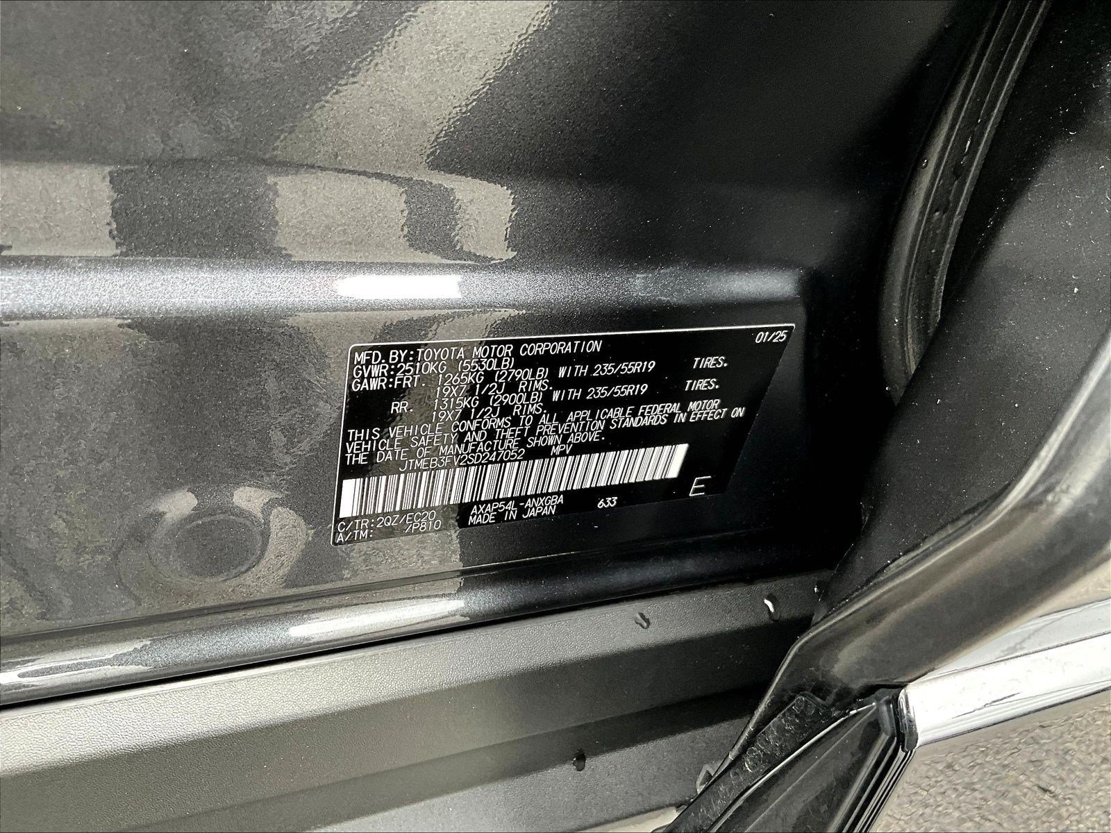 Used 2025 Toyota RAV4 XSE w/ Weather Package AWD/4WD image 19