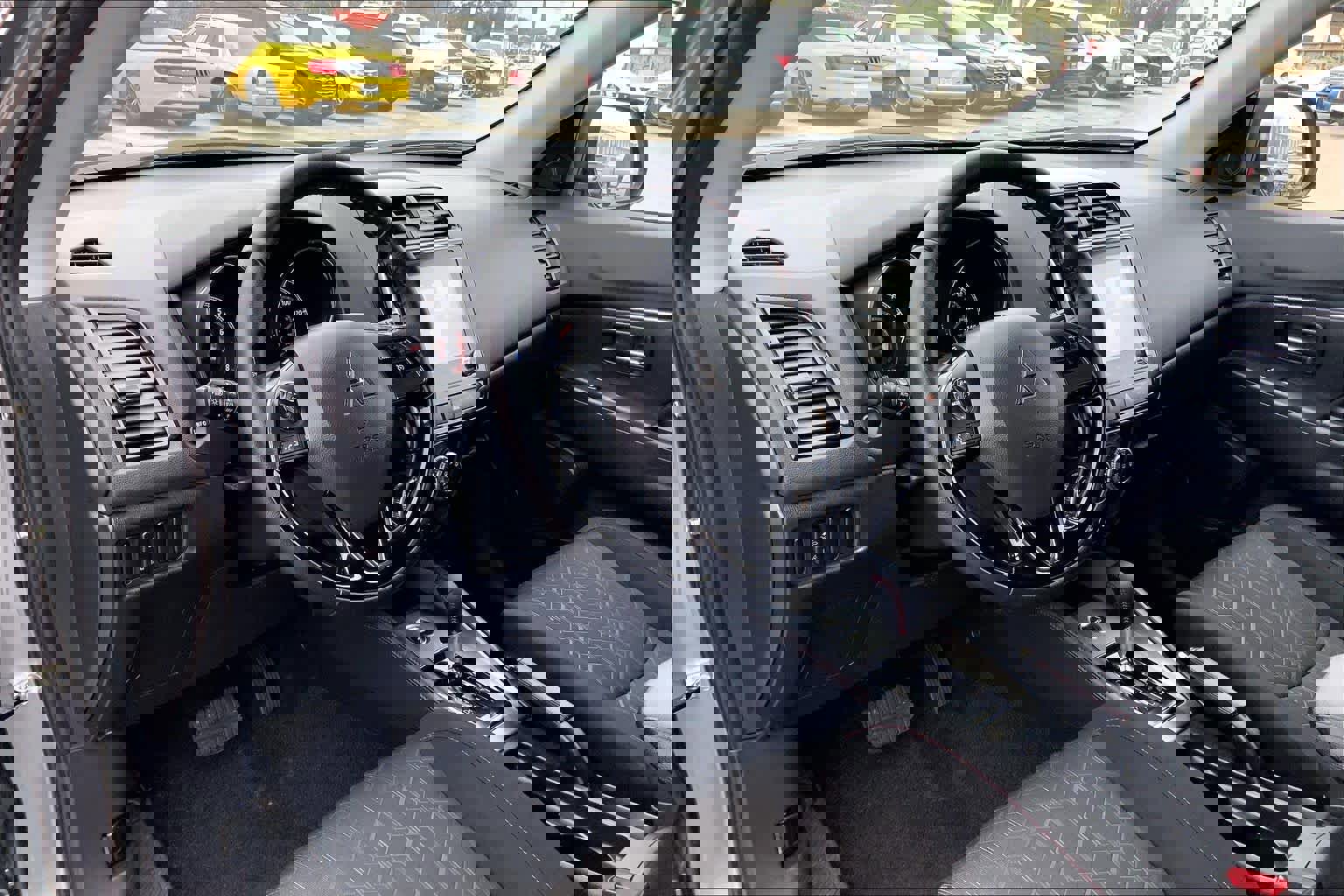 Used 2025 Mitsubishi Outlander Sport LE image 16