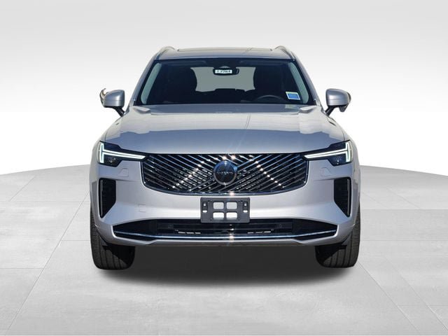 Certified 2025 Volvo XC90 B5 Core w/ Climate Package AWD/4WD image 2