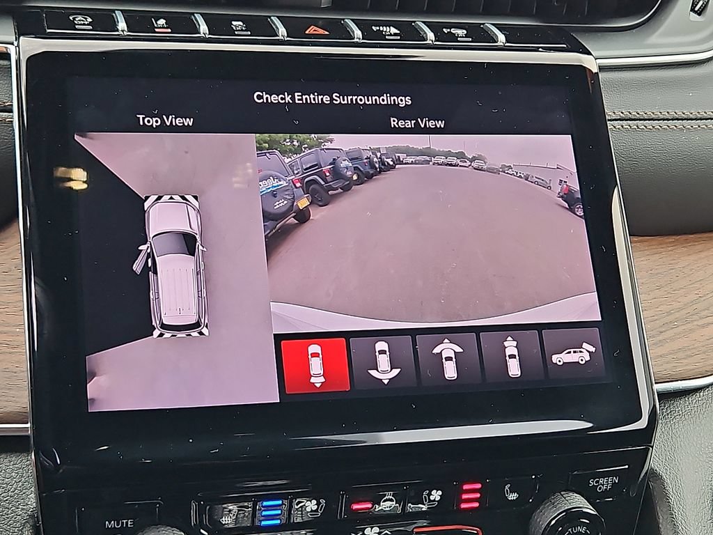 Certified 2025 Jeep Grand Cherokee Summit w/ Luxury Tech Group V AWD/4WD image 18