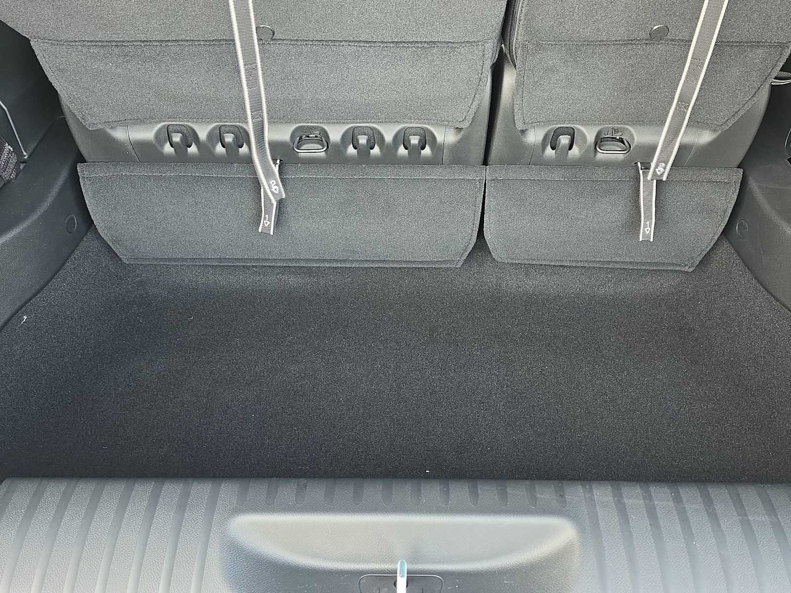 New 2026 Chrysler Pacifica Select FWD image 23