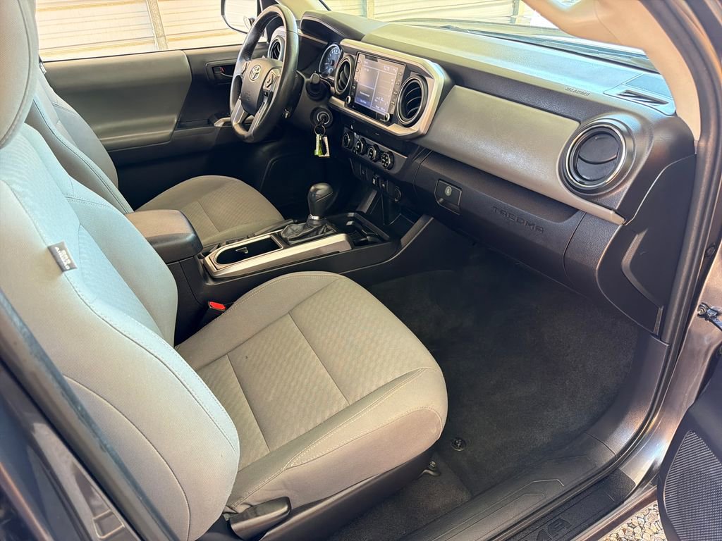 Used 2020 Toyota Tacoma SR5 AWD/4WD image 26