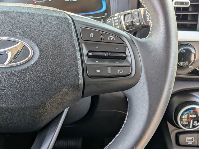 Used 2025 Hyundai Venue Limited image 16