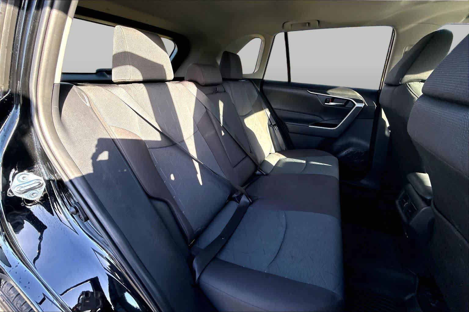Certified 2025 Toyota RAV4 XLE w/ Convenience Package FWD image 19
