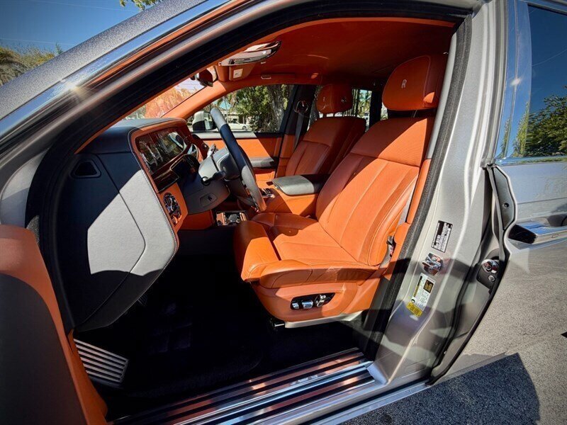 Used 2018 Rolls-Royce Phantom Sedan RWD image 22