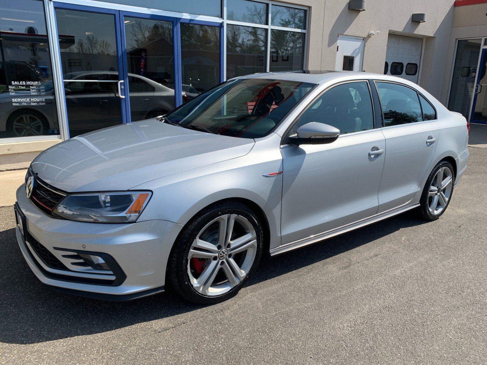 Used 2016 Volkswagen Jetta GLI SE FWD image 1