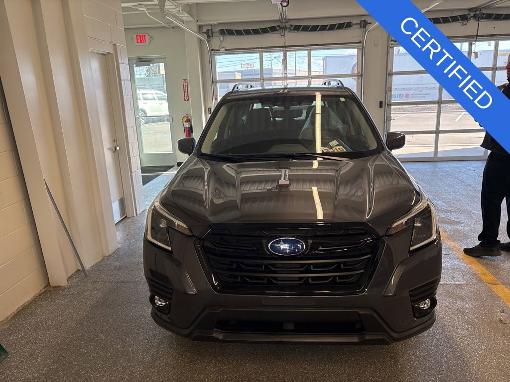 Used 2024 Subaru Forester Premium image 8