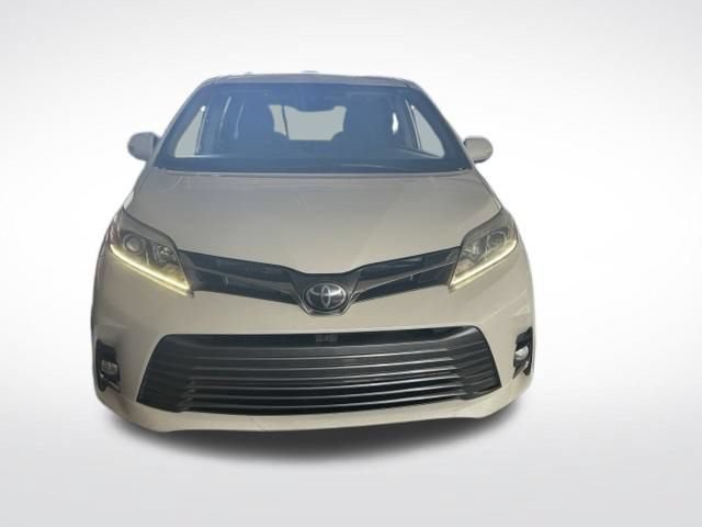 Used 2019 Toyota Sienna Limited Premium w/ Carpet Mat Package FWD image 2