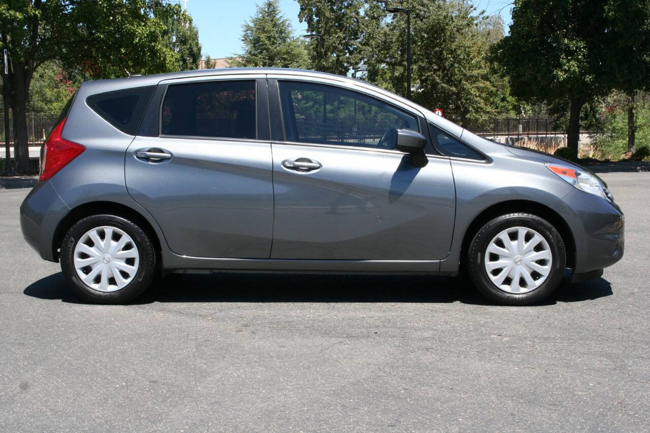 Used 2016 Nissan Versa Note SV FWD image 4