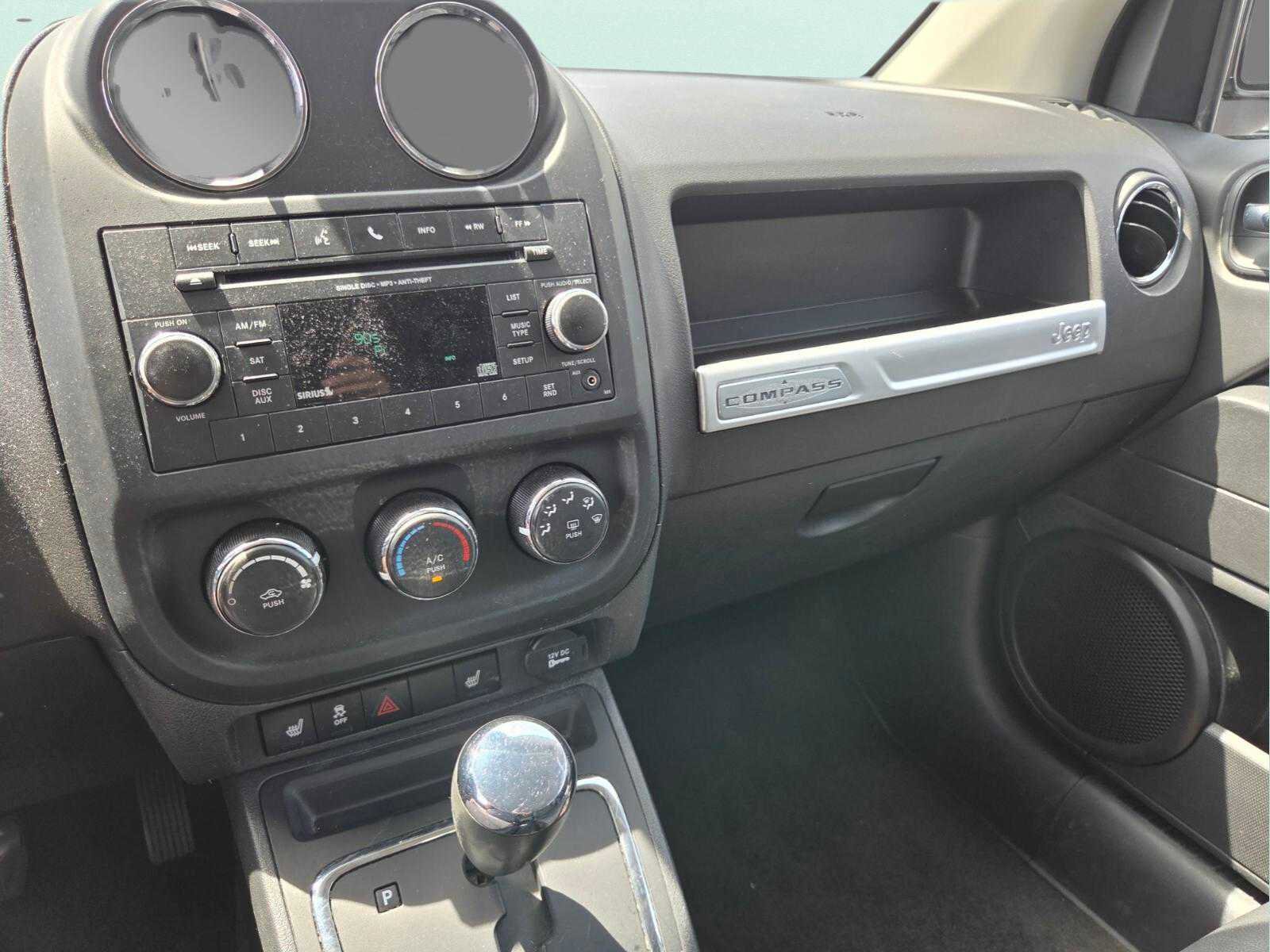 Used 2015 Jeep Compass Sport FWD image 27