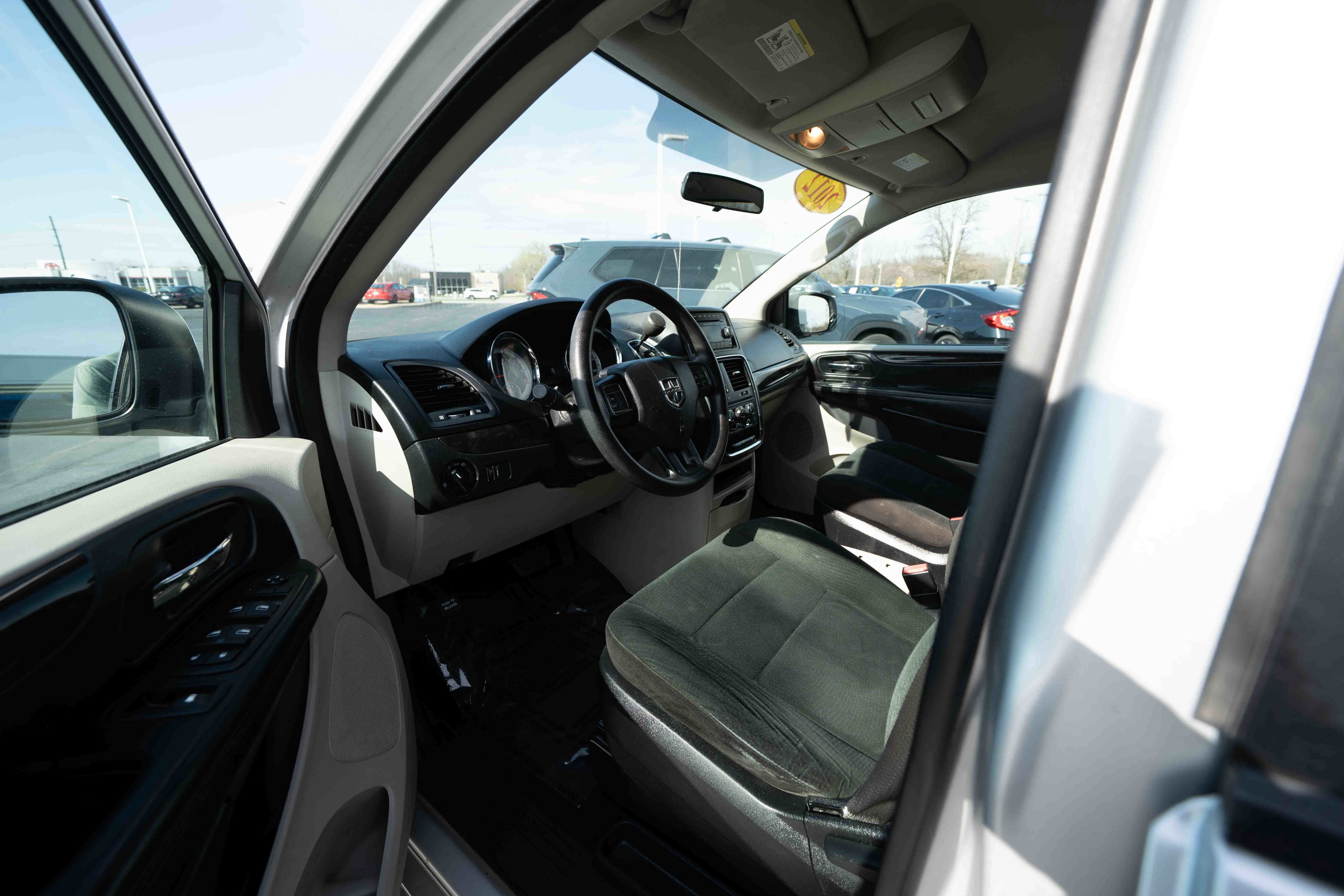 Used 2012 Dodge Grand Caravan SE image 8