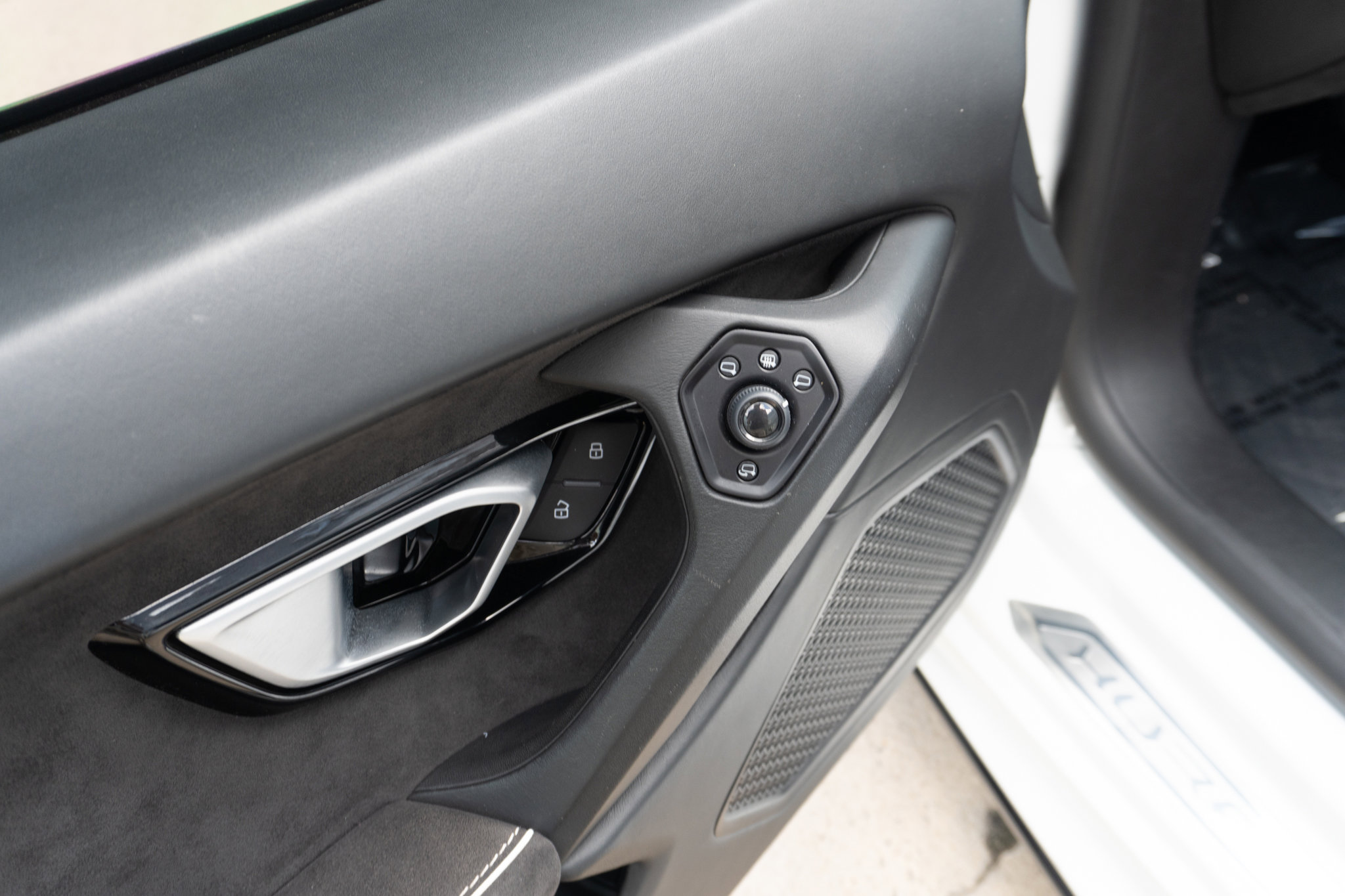 Used 2020 Lamborghini Huracan EVO AWD/4WD image 15