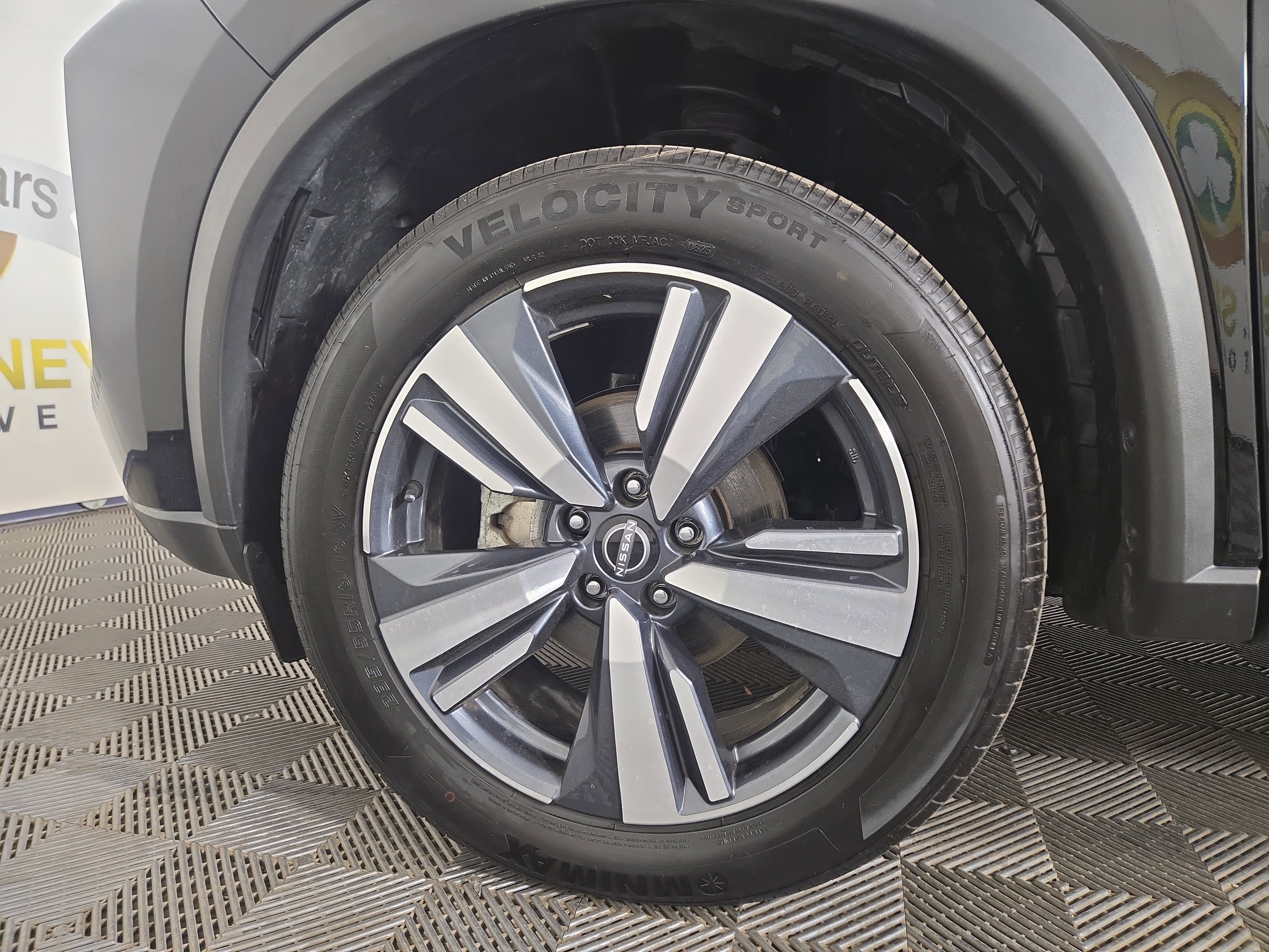 Used 2023 Nissan Rogue SL AWD/4WD image 33