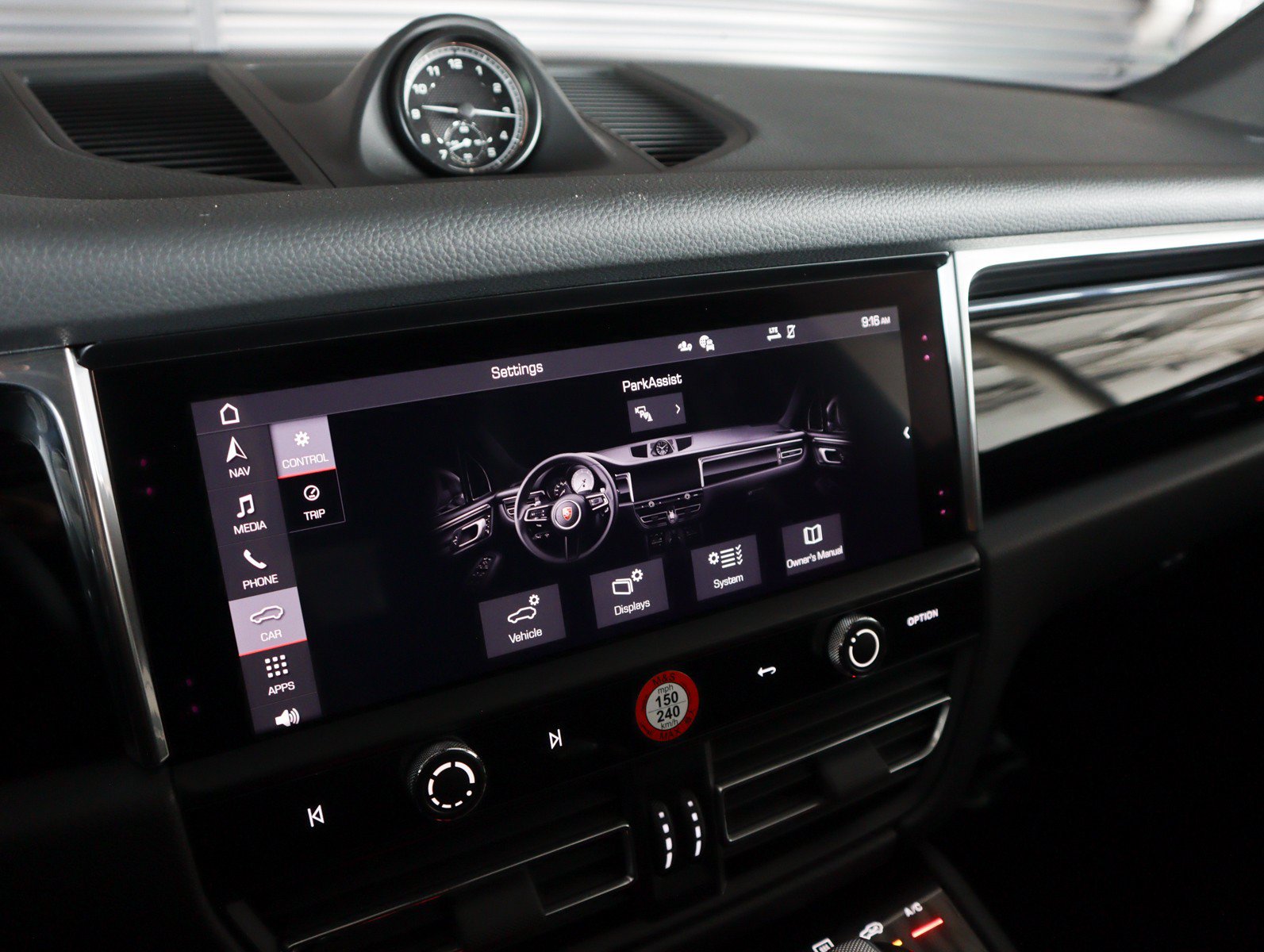 Certified 2026 Porsche Macan AWD/4WD image 20