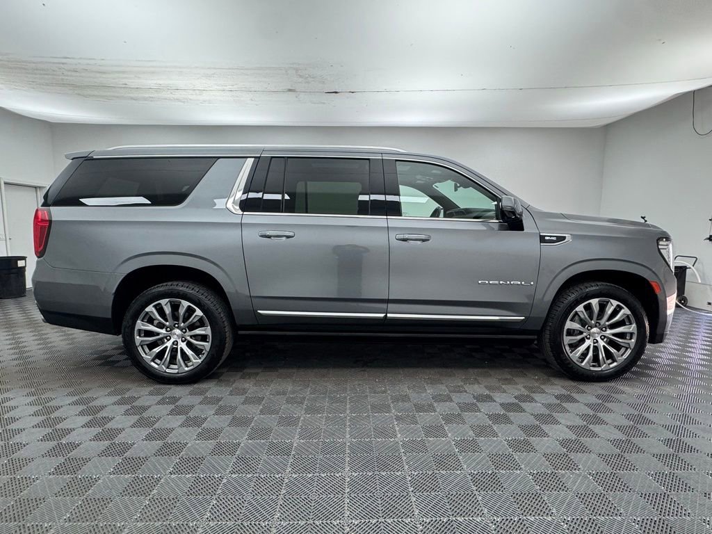 Used 2022 GMC Yukon XL Denali image 30