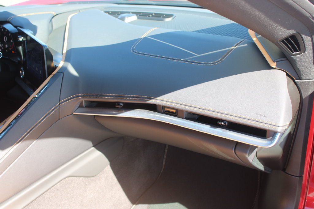 Used 2024 Chevrolet Corvette Stingray Preferred Cpe RWD image 29