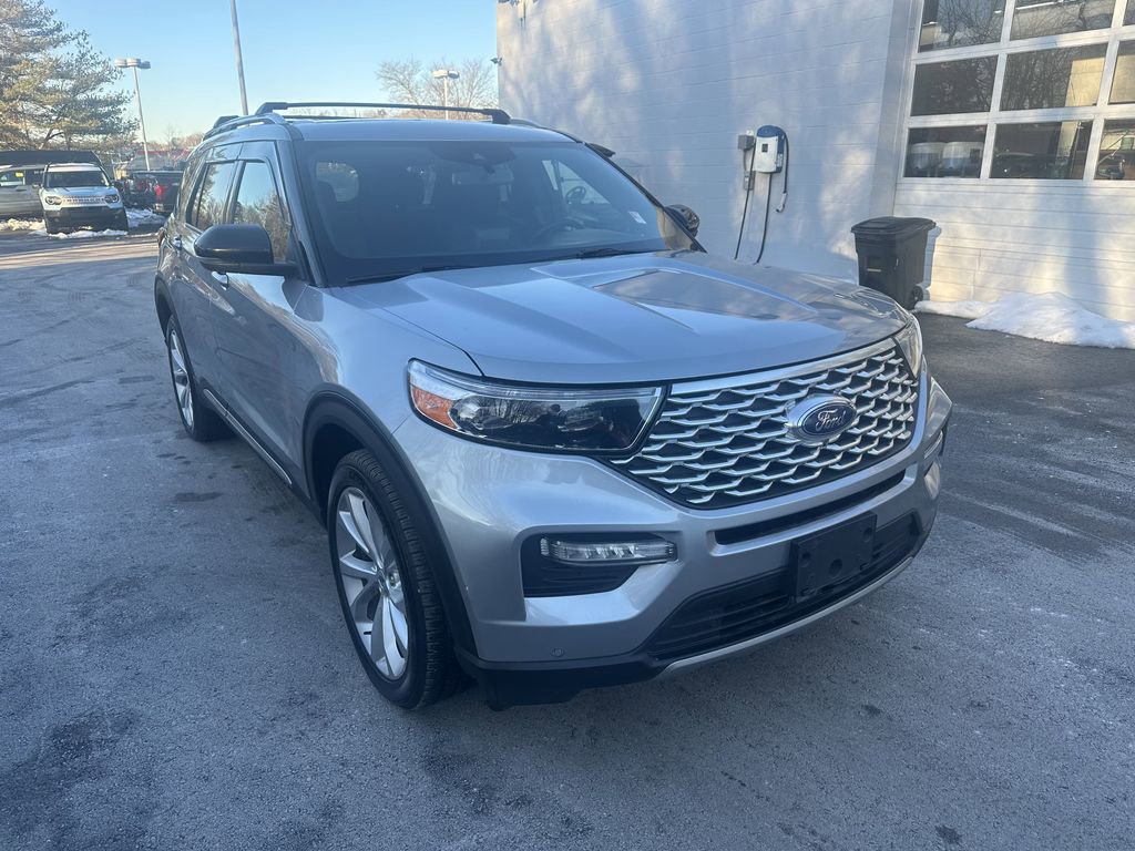 Used 2022 Ford Explorer Platinum w/ Equipment Group 601A AWD/4WD image 3