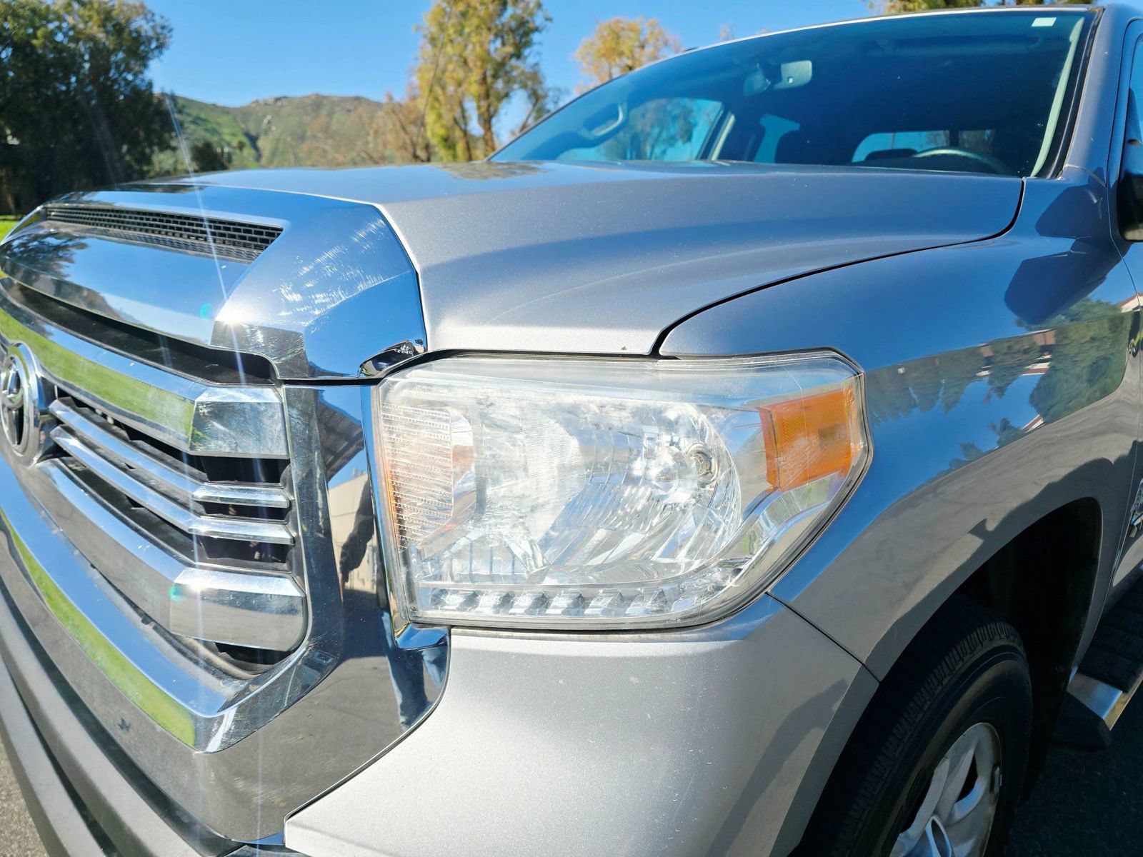 Used 2017 Toyota Tundra SR5 w/ SR5 Upgrade Package RWD image 11
