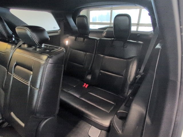 Used 2020 Ford Explorer ST w/ ST Street Pack image 32