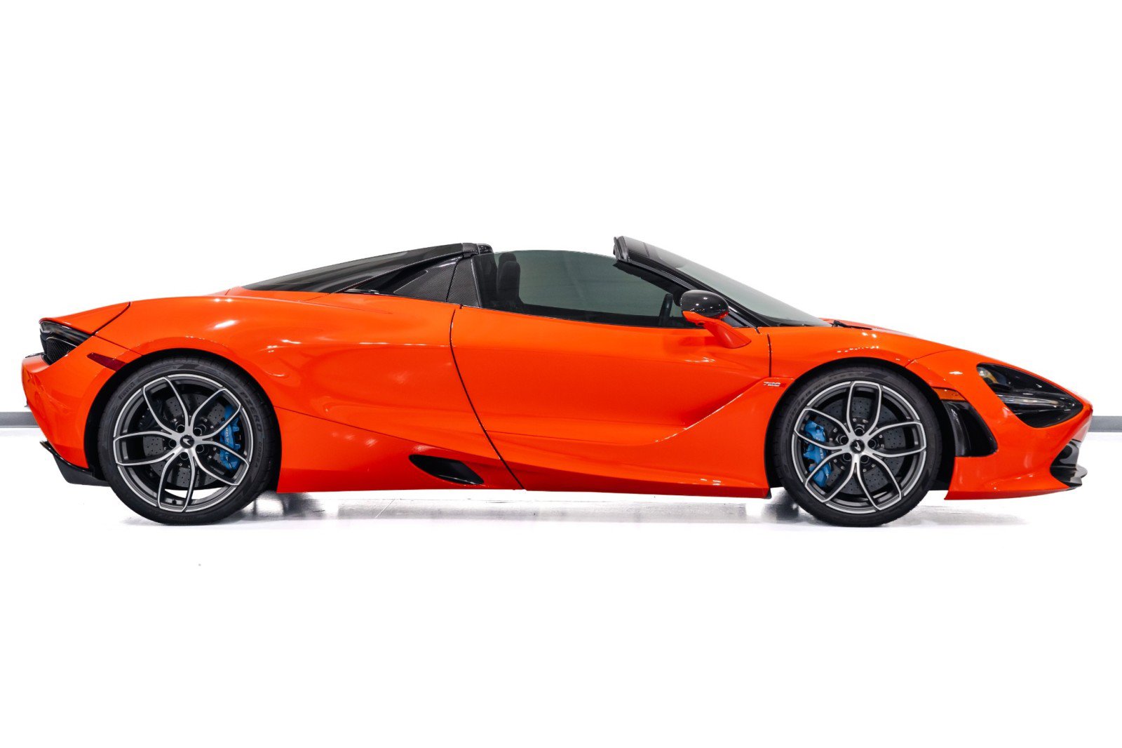 Used 2019 McLaren 720S Performance RWD image 9