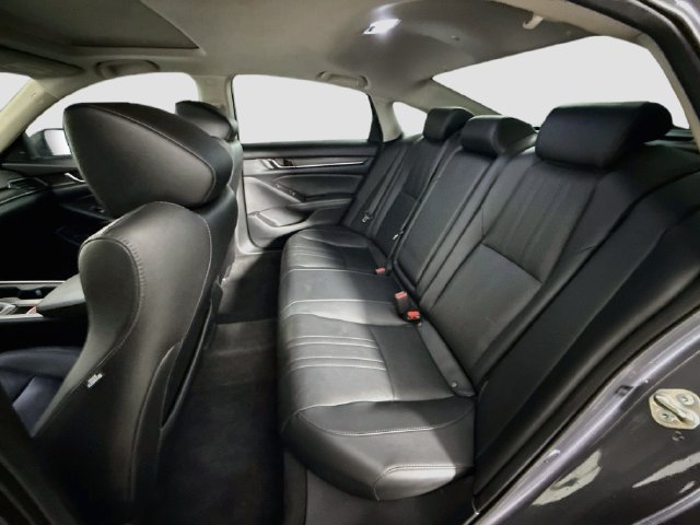 Used 2020 Honda Accord Touring image 24