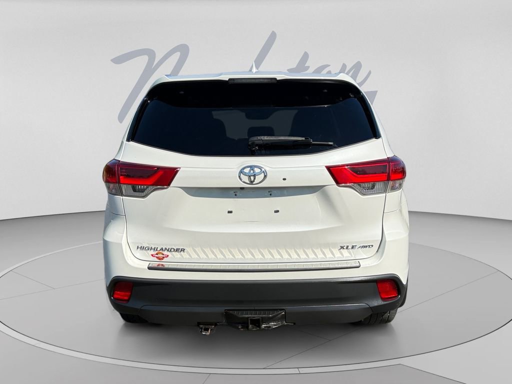 Used 2019 Toyota Highlander XLE AWD/4WD image 7