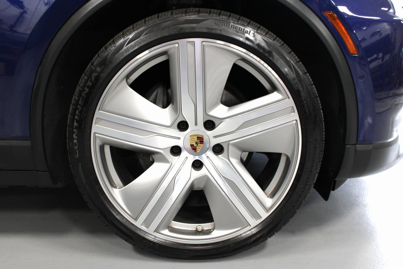 Certified 2024 Porsche Macan 4 Electric image 13